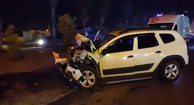 Pikapla çarpışan otomobilin sürücüsü ağır yaralandı