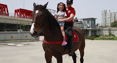 Polis amcaları özel çocuklarla buluştu