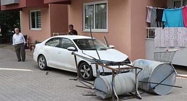 Adana'da rüzgâr ve sağanak etkili oldu