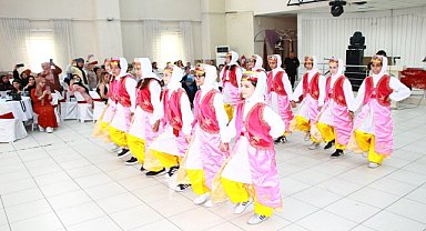 Adana'da Anneler Günü kutlaması