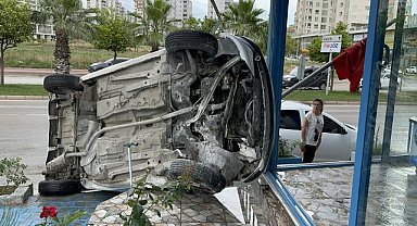 ARAÇ BALIKÇI DÜKKANINA DALDI!