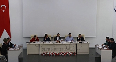 Avukat adayları kurgusal davalarla mesleğe hazırlanıyor