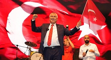 Coşku kortej ve Gripin konseriyle yükseldi