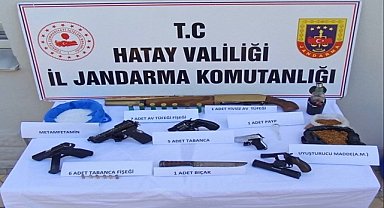 EVE SİLAH VE UYUŞTURUCU BASKINI