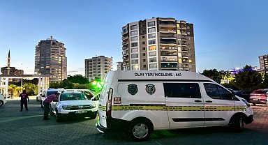 Karısını tabancayla öldüren kişi intihar etti