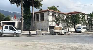MÜZEYİ KÜTÜPHANE YAPTILAR