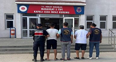 POLİSE ENSELENDİ