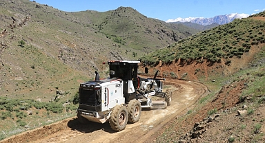 Pozantı’da tarla yolları ulaşıma açılıyor