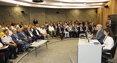 VALİLİKTE MUHTAR TOPLANTISI