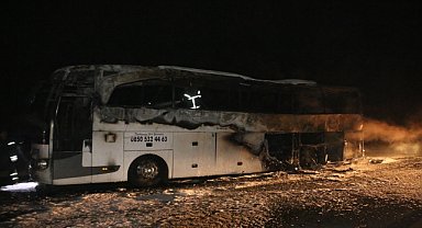 Adana'da otobüste çıkan yangın söndürüldü