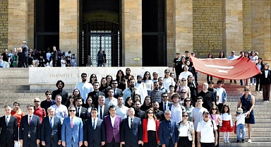 Başkent Kozan Vakfı Atanın huzurunda