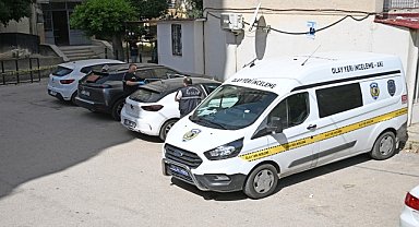 EŞİNİ ÖLDÜRÜP İNTİHAR ETTİ
