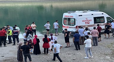 GÖLETE GİREN GENÇ ÖLDÜ