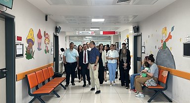 HASTANE DUVARINI RENKLENDİRDİLER