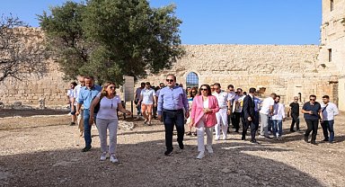 Mersin'in su üstündeki eseri Kızkalesi tanıtıldı