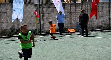 Öğrenciler geleneksel çocuk oyunlarıyla eğlendi