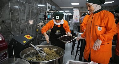 Zeytinli kahke depremzede kadınlara gelir oldu