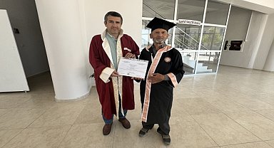 66 yaşında üniversite bitirdi