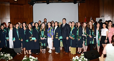 Çukurova Üniversitesi’nden 69 eczacı mezun oldu