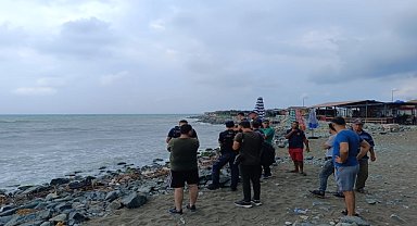 DENİZE GİREN GENÇ BOĞULDU