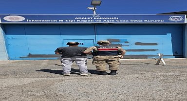 JANDARMANIN DİKKATİ FİRARİYİ YAKALATTI