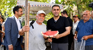 KOZAY’DAN MESAİ ARKADAŞLARINA KARPUZ İKRAMI