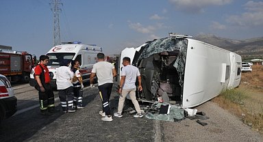 Servis aracı kazası: 2 kişi öldü, 35 kişi yaralandı
