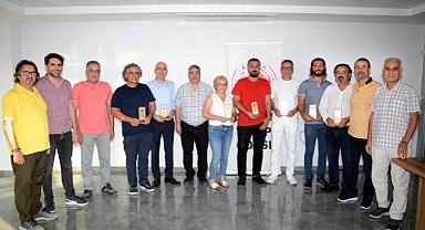Tabip Odası’nda eski yönetime plaket