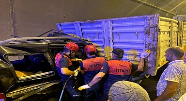 TIRA ARKADAN ÇARPTI: 1 ÖLÜ, 2 YARALI