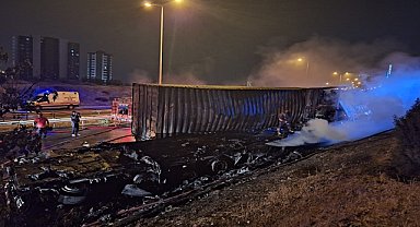 2 TIR ÇARPIŞMASI; 1 ÖLÜ, 1 YARALI