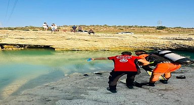 Baraj gölüne giren genç boğuldu