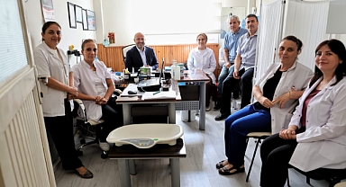 Nacar sağlıkçıların sorunlarını dinliyor