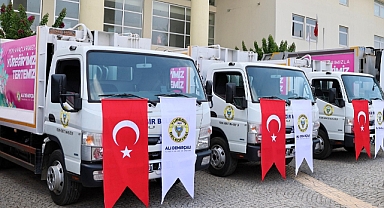 Yüreğir’e 10 yeni çöp kamyonu