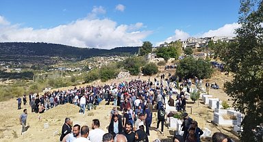 AİLE FACİASINDA HAYATLARINI KAYBEDENLER TOPRAĞA VERİLDİ