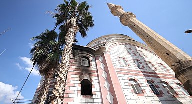 CAMİYE YILDIRIM İSABET EDİNCE YANGIN ÇIKTI