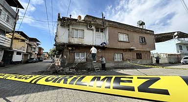 FIRTINA EVİN DAMINI VE BALKONUNU YIKTI!