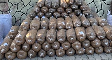 KAÇAK TÜTÜN SEVKİYATINA ANİ BASKIN