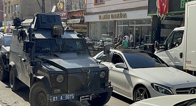 Adana'da yolda el bombası bulundu