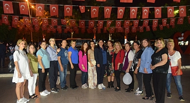 CHP'li kadınlardan 'Şiddet'e protesto