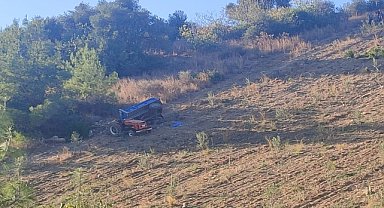 Devrilen traktörün sürücüsü hayatını kaybetti
