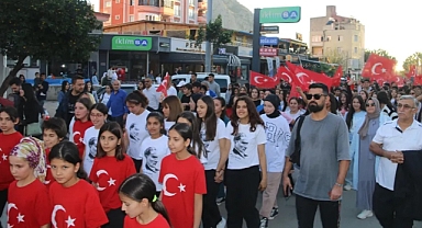 Kozan’da bayrak yürüyüşü