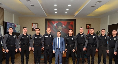 Adana Çevik Kuvvete Arıkan’dan ödül