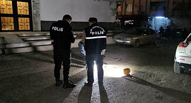 Bıçaklı kavgada 1 kişi ağır yaralandı