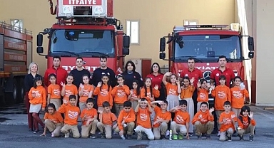 Minik öğrencilerden Büyükşehir İtfaiyesine ziyaret