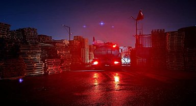 PALET FABRİKASINDA YANGIN