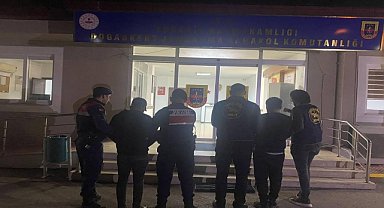 Römork çaldıkları öne sürülen 2 şüpheli yakalandı