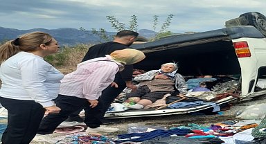 TAPAN'DA MİNİBÜS DEVRİLDİ: 5 YARALI