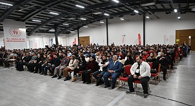 Adana'da "Gençlik Politika Belgesi Vizyon Çalıştayı" düzenlendi