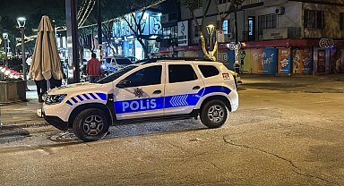 ÇEVREYE TABANCA İLE ATEŞ AÇINCA ENSELENDİ!