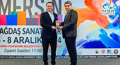 Dr. Gökhan Gündoğdu ‘Sanata Katkı’ ödülü aldı
